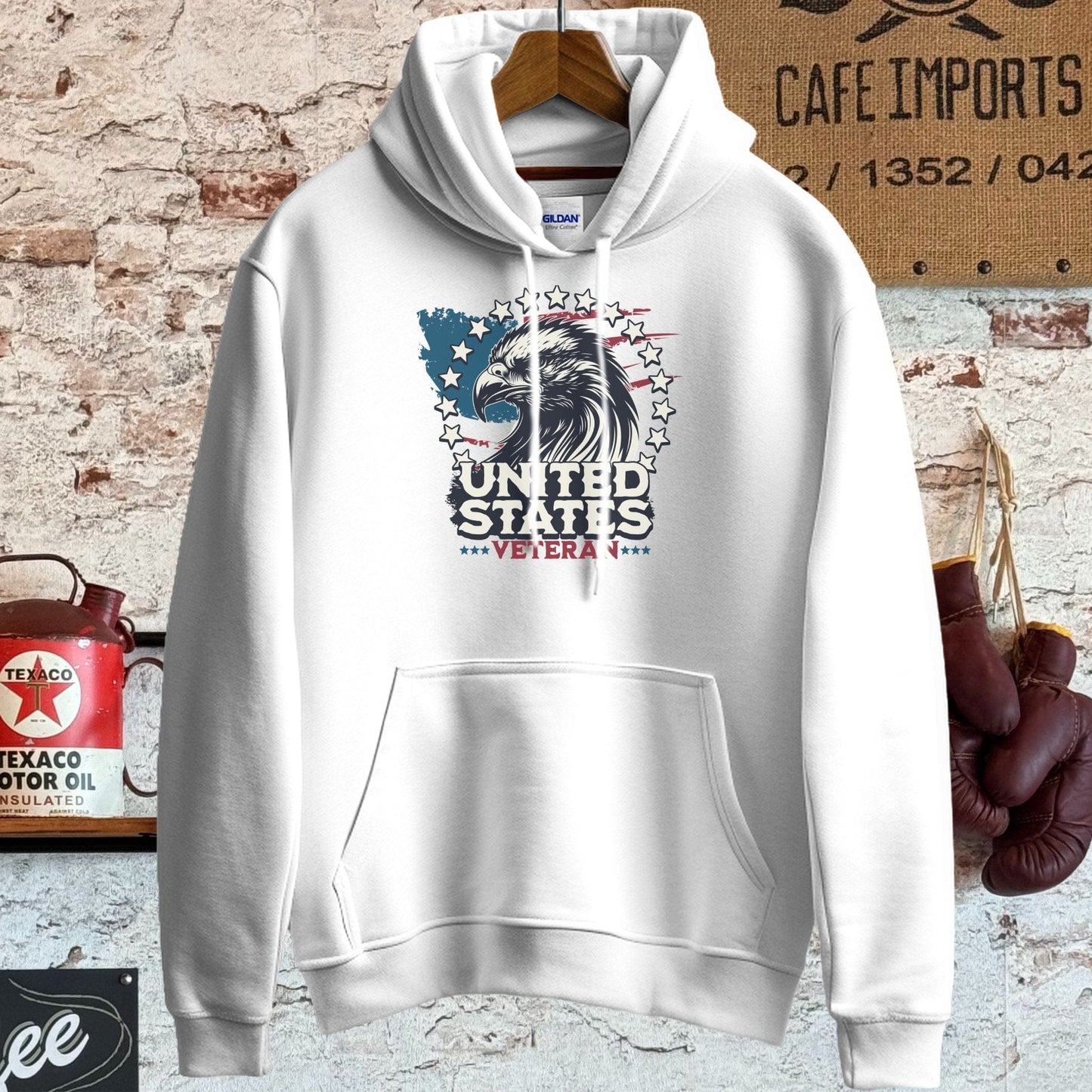 Hoodie / S / White United States Veteran Shirt