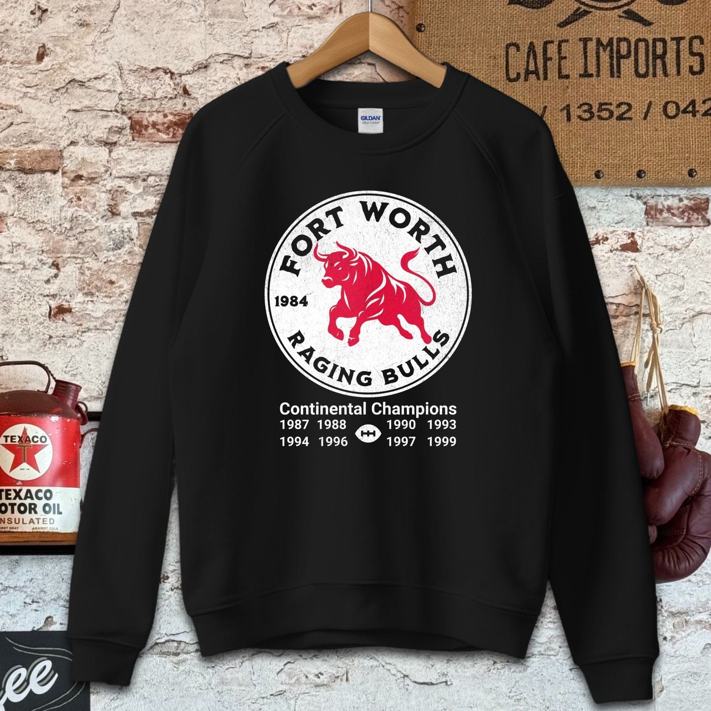 Sweatshirt / S / Black Fort Worth Raging Bulls Vintage Style Shirt