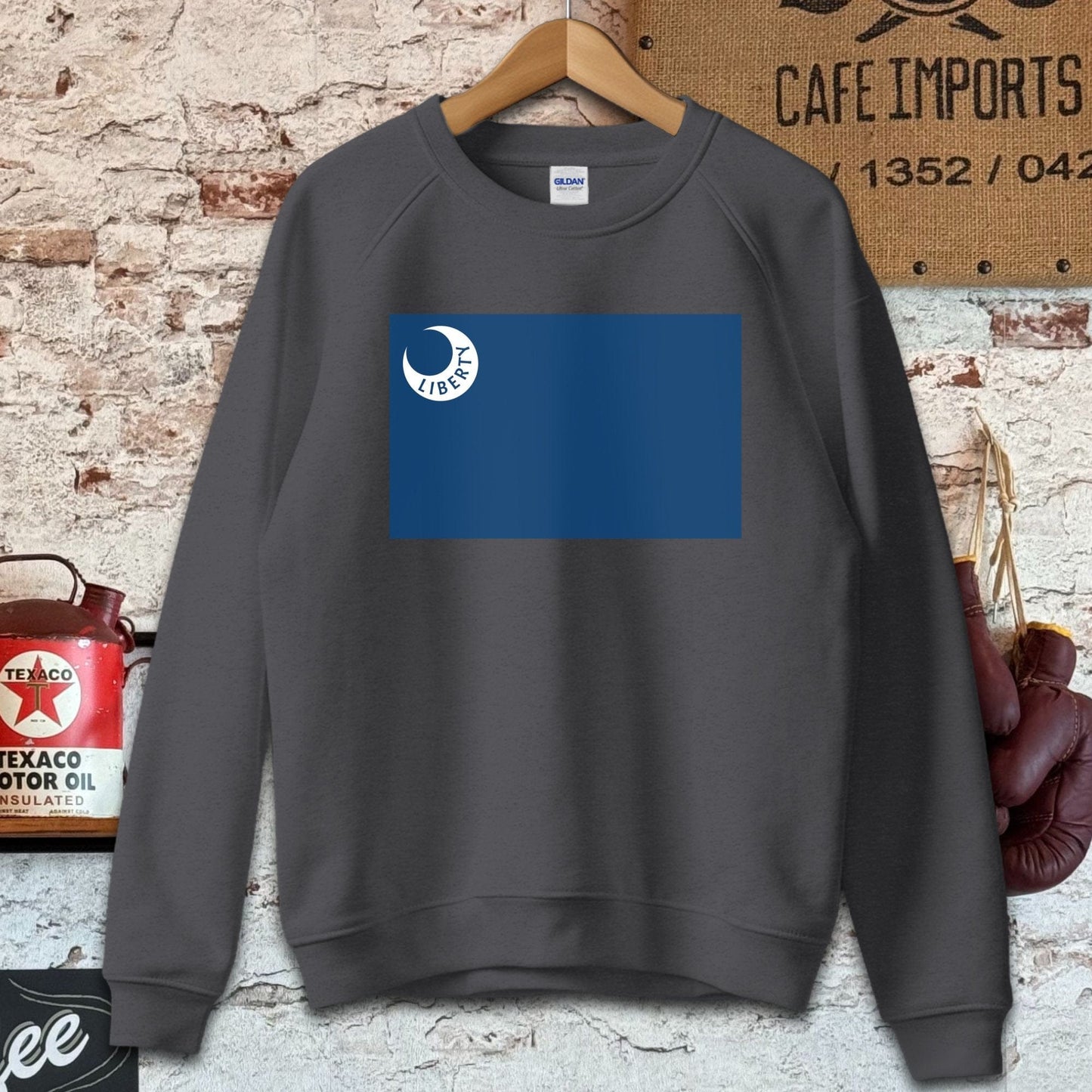 Sweatshirt / S / Dark Heather Fort Moultrie Flag Shirt