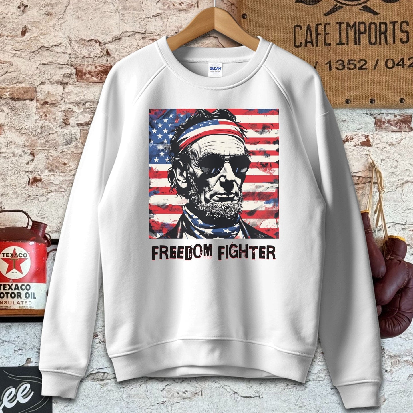 Sweatshirt / S / White Abraham Lincoln Freedom Fighter Shirt