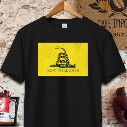 T-shirt / S / Black Gadsden - Dont Tread On Me Shirt