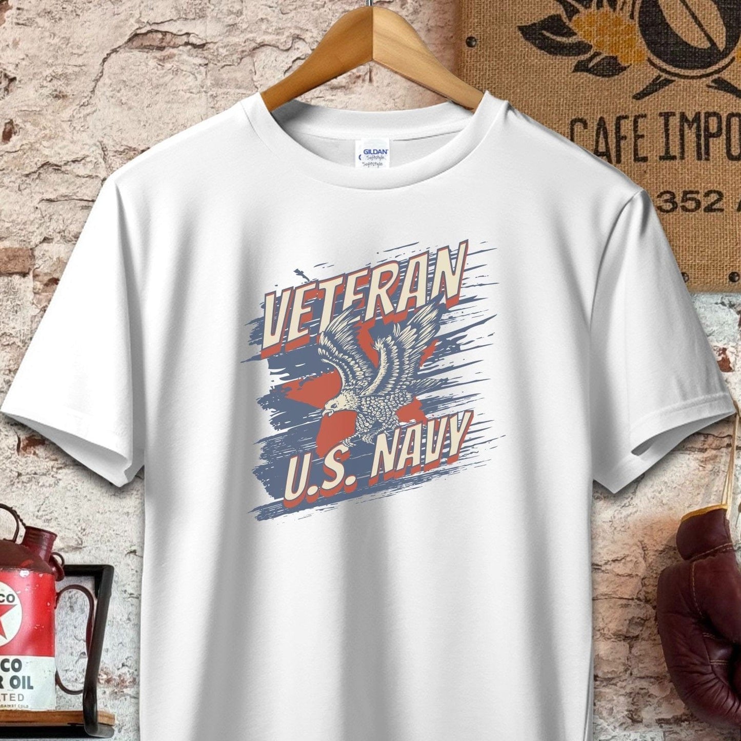 T-shirt / S / White U.S. Navy Veteran Shirt